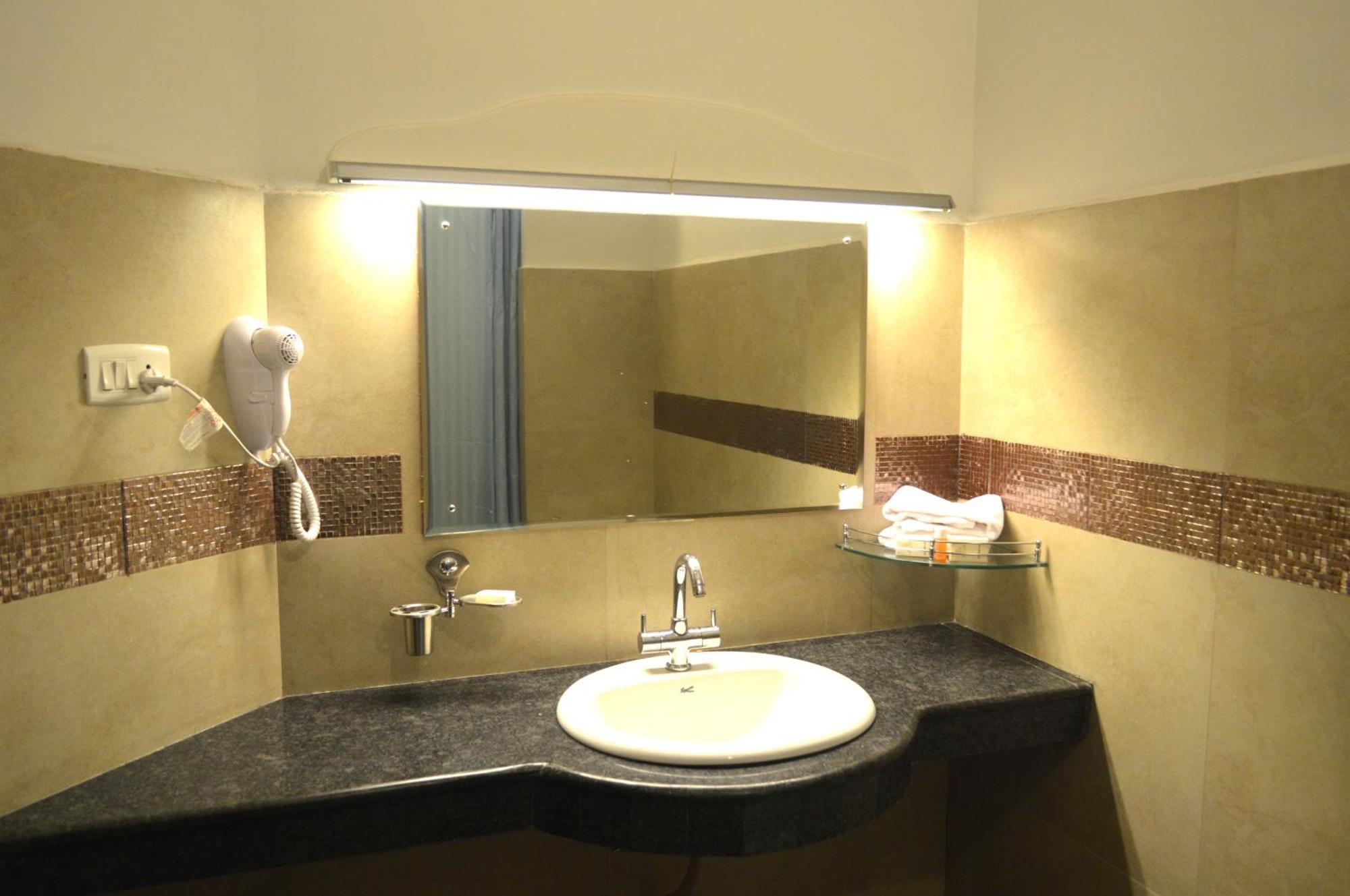 Hotel Aida Kottayam Luaran gambar